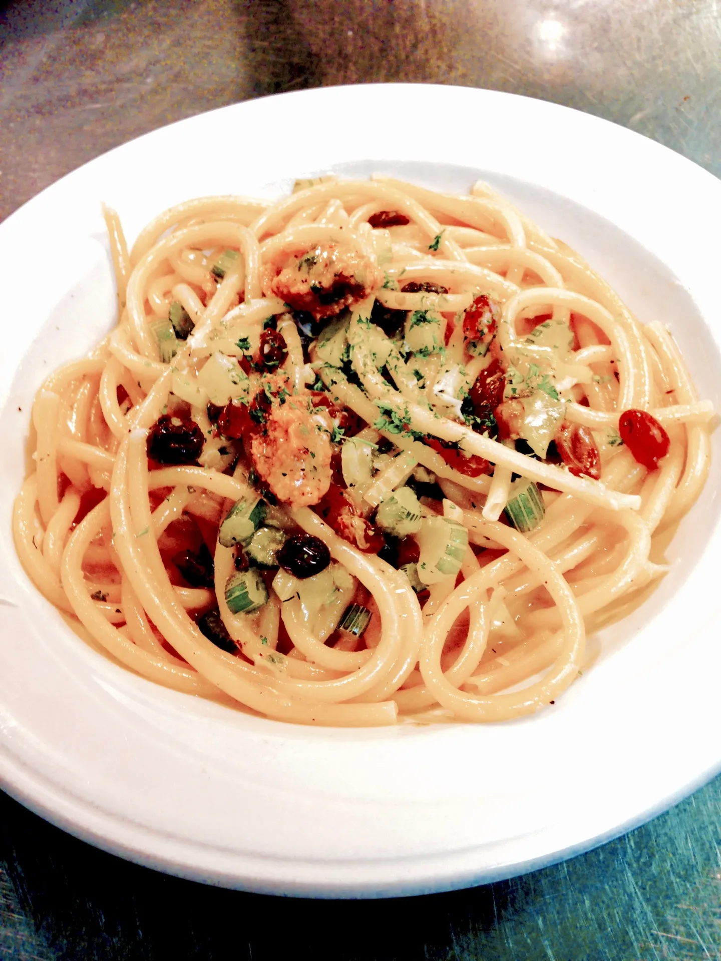 Spaghetti with herbs and toasted breadcrumbs